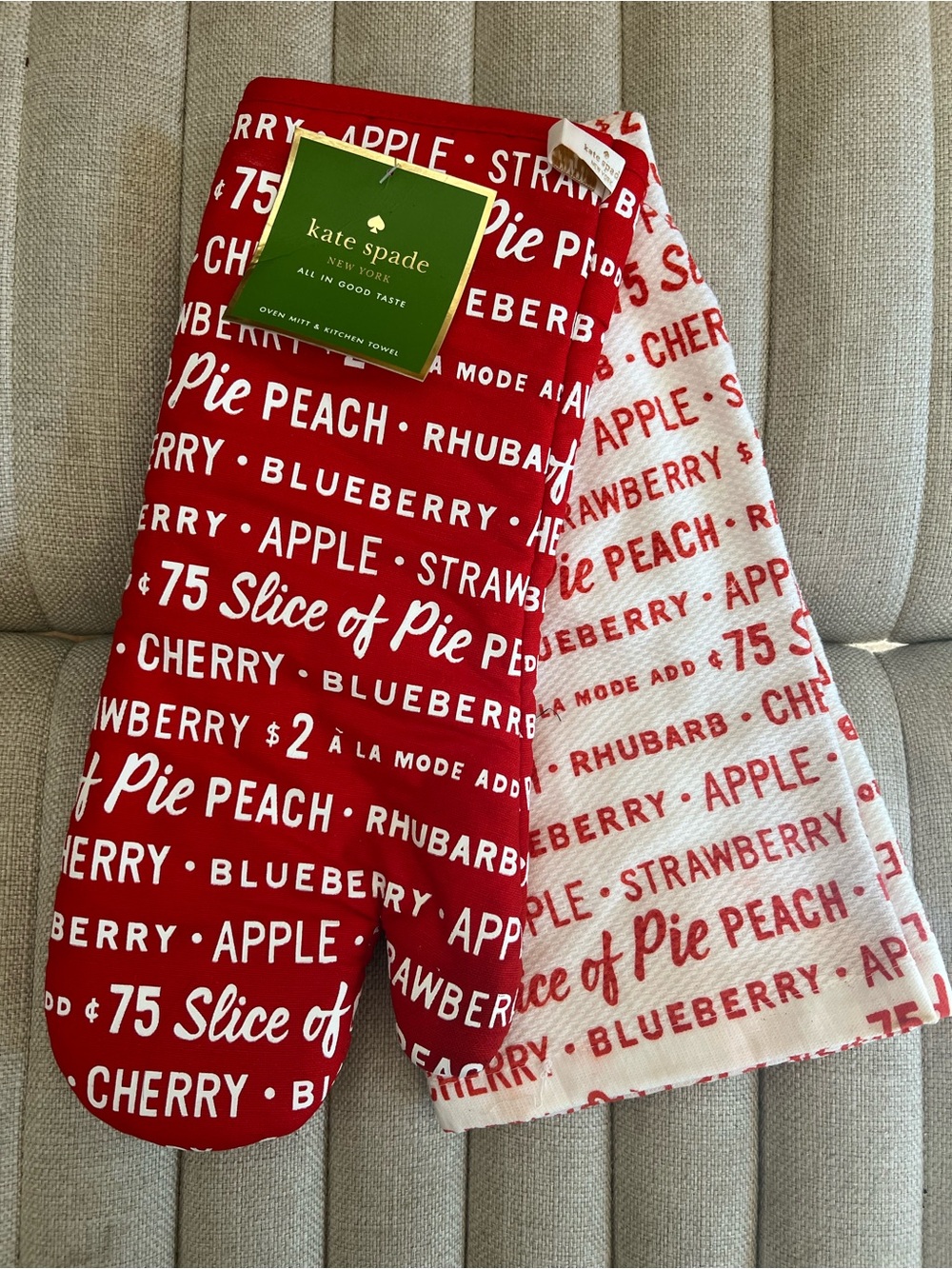 Kate Spade Kitchen Towel and Oven Mitt Set